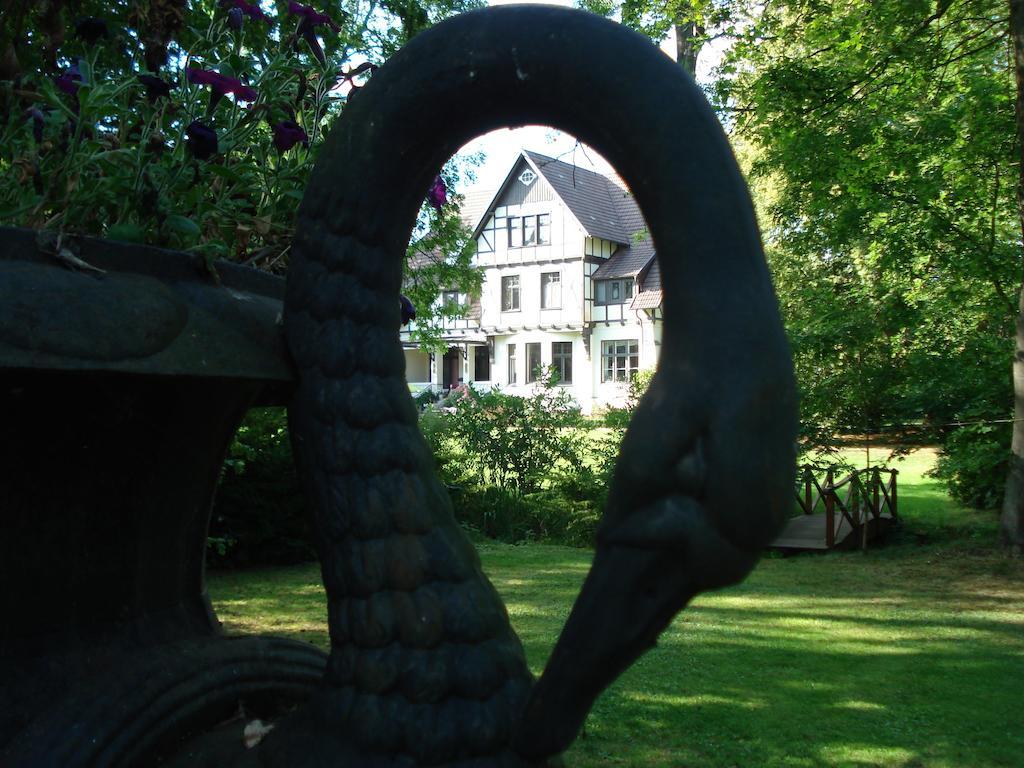 Gutshaus Kubbelkow Hotel แบร์เกิน เอาฟ์ รือเจิน ภายนอก รูปภาพ
